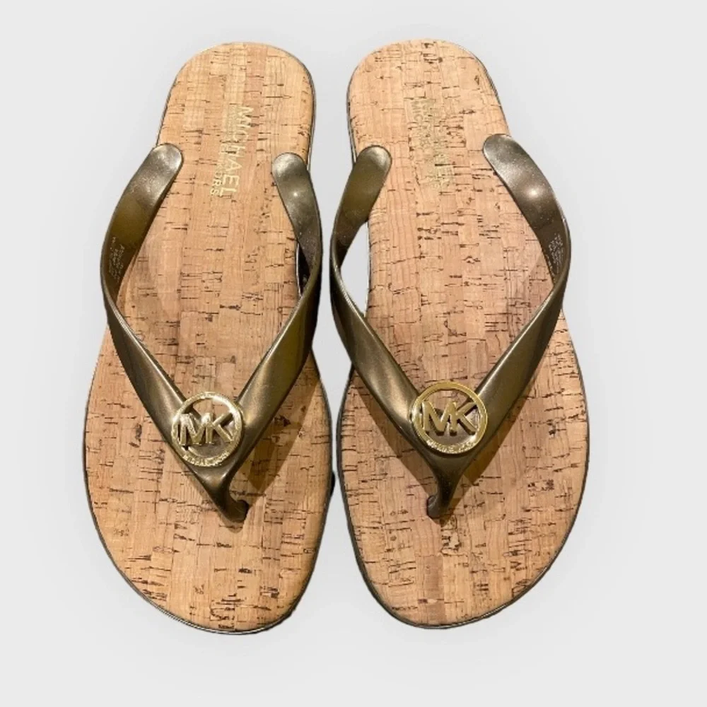 ❄️ 5/$25 Michael Kors Jet‎ Set Cork Flip Flops Size 6